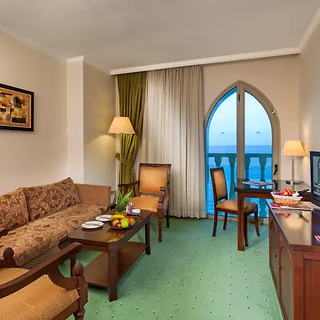 Crowne Plaza By Ihg Otel 5*